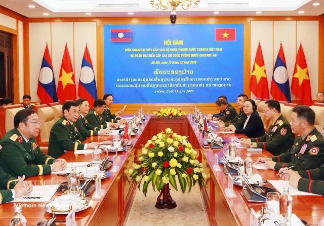Vietnam, Laos strengthen defence cooperation - Ảnh 1.