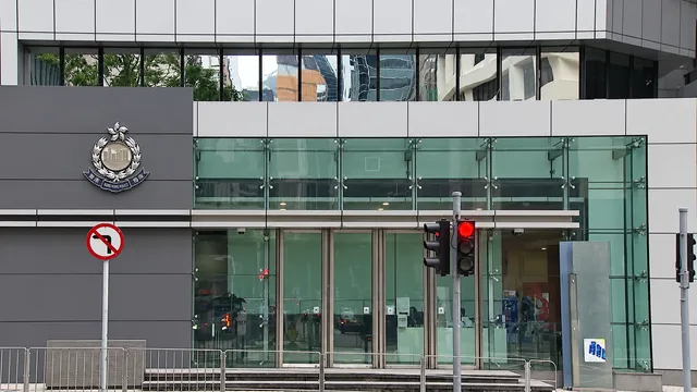 Hơn 115 vụ gian lận thẻ tín dụng mua iPhone dòng mới tại Hong Kong (Trung Quốc)- Ảnh 1. Hơn 115 vụ gian lận thẻ tín dụng mua iPhone dòng mới tại Hong Kong (Trung Quốc)- Ảnh 1.