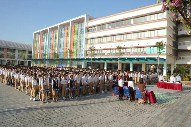 Hơn 1.000 học sinh ký cam kết không vi phạm an toàn hàng không- Ảnh 1.