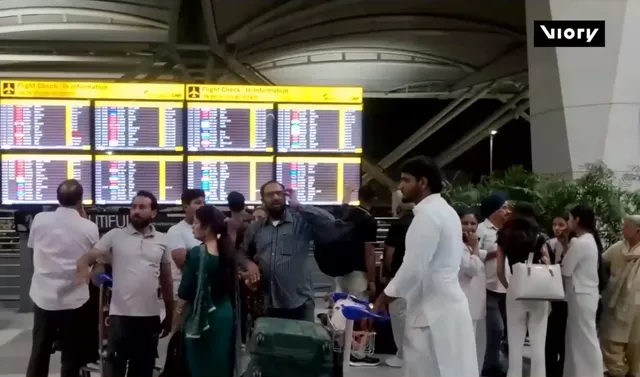 Pakistan gia hạn cấm máy bay Ấn Độ qua không phận- Ảnh 1. Pakistan gia hạn cấm máy bay Ấn Độ qua không phận- Ảnh 1.