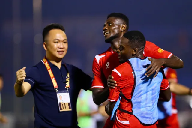 CA TP Hồ Chí Minh vươn lên top 5 trong trận cầu "tranh cãi" vì trọng tài- Ảnh 7.