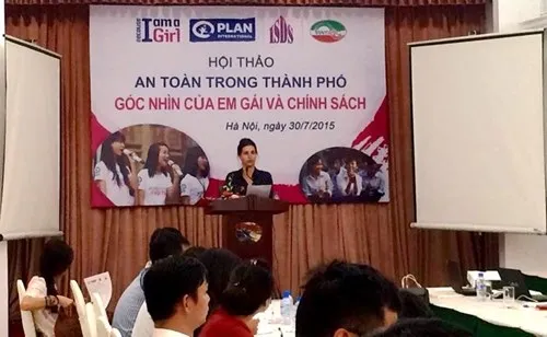 Alana Livesey from Plan International speaks at the event. (Photo: qdnd)