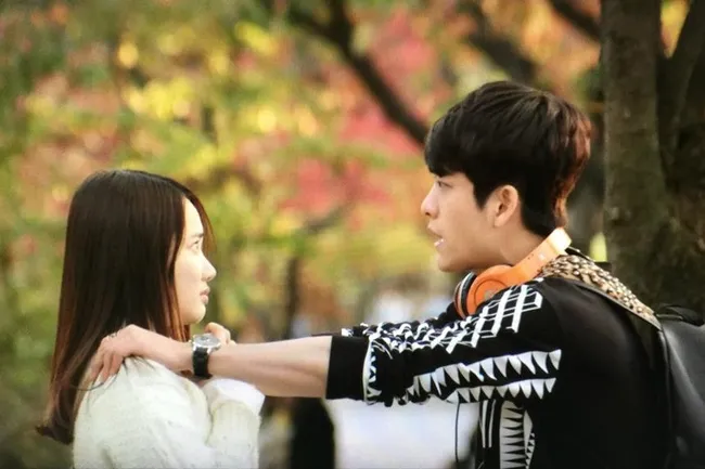 Actors Kang Tae Ho and Nha Phuong in Tuoi Thanh Xuan will compete for the VTV Awards 2015.