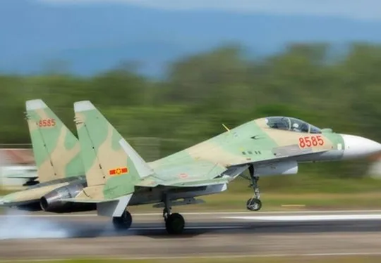 Su30-MK2 aircraft coded 8585 (Source: 24h.com.vn)