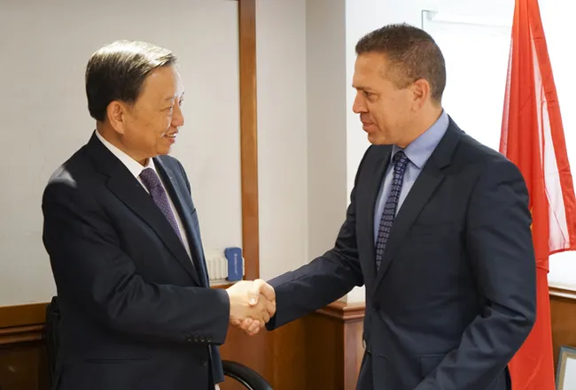 Senior Lieutenant-General To Lam met up with Strategic Affairs and Minister of Information Gilad Erdan