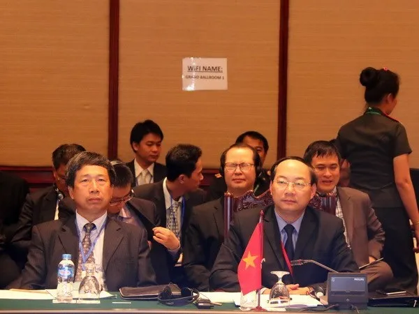 Vietnamese delegation at the ADSOM in Vietntiane, Laos on April 23 (Source: VNA)