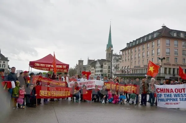 Vietnamese in Switzerland protest China’s illegal acts in East Sea (Source: VNA)