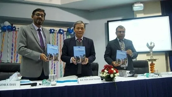The debut of the book in New Delhi on February 7. (Credit: VNA)