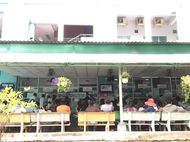 Public hospitals in Ho Chi Minh City will increase fees for non-insured patients by 30 percent from August 1(Source: VNA)