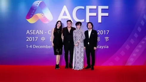Sai Gon, anh yeu em (Sai Gon, I love you), directed by Ly Minh Thang won the jury prize at the ASEAN – China Film Festival.