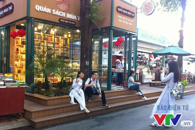A corner of Ho Chi Minh City book street (Photo: TL)