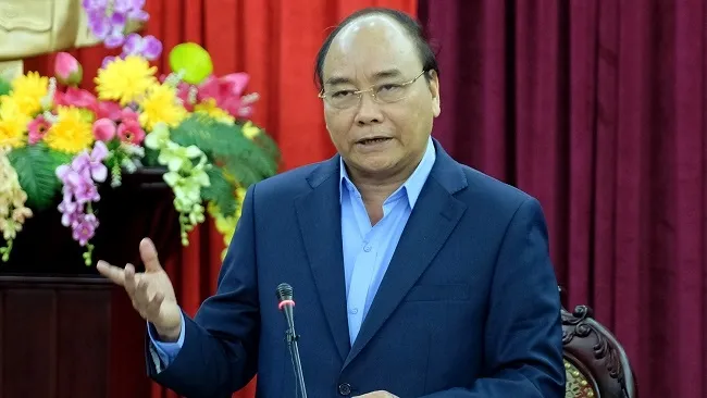 PM Nguyen Xuan Phuc speaks at the working session with key leaders of Bac Kan.