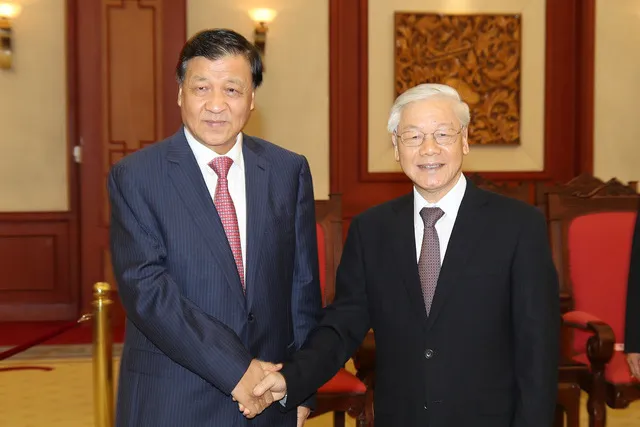 Vietnamese Party General Secretary Nguyen Phu Trong (R) and The member of the Standing Committee of the Political Bureau of the Communist Party of China Central Committee Liu Yunshan (Photo: VNA)