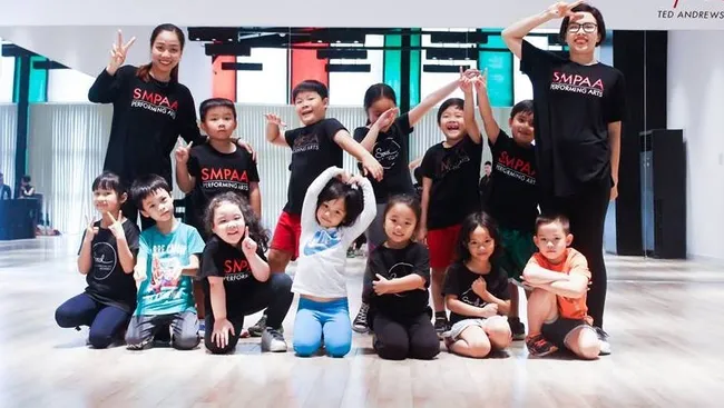 Kindermusik provides a brilliant learning programme with essential and important benefits for a child’s complete developmental evolution. (Photo: smpaa.edu.vn)