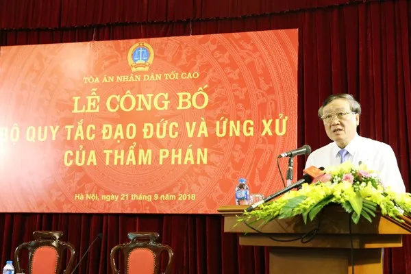 Chief Justice of the Supreme People’s Court Nguyen Hoa Binh  speaks at the ceremony (Source: toaan.gov.vn)