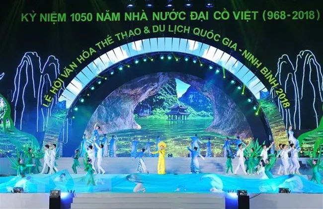 A dancing performance at the opening ceremony of the National Culture, Sports and Tourism Festival - Ninh Binh on October 28 (Photo: VNA)