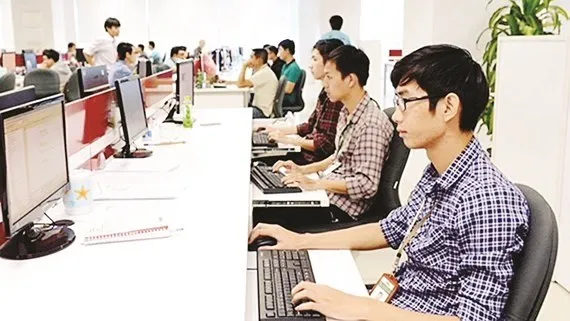 The city has developed a new policy and higher salary levels to attract more experts and scientists to work for the local government. (Photo: sggp.org.vn)