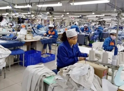 Workers return to work at industrial and processing zone in Hanoi following the Tet holiday (Photo: vov.vn)