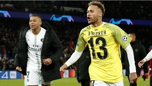 Paris St Germain's Neymar (R) celebrates with Kylian Mbappe at the end of their Champions League Group C clash against Liverpool at Parc des Princes, Paris, France, on November 28, 2018. (Photo: Reuters)