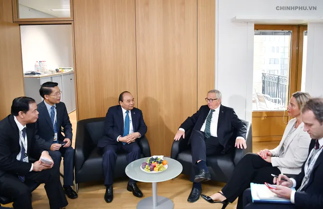 PM Nguyen Xuan Phuc meets with EC President Jean Claude Juncker. Photo: VGP