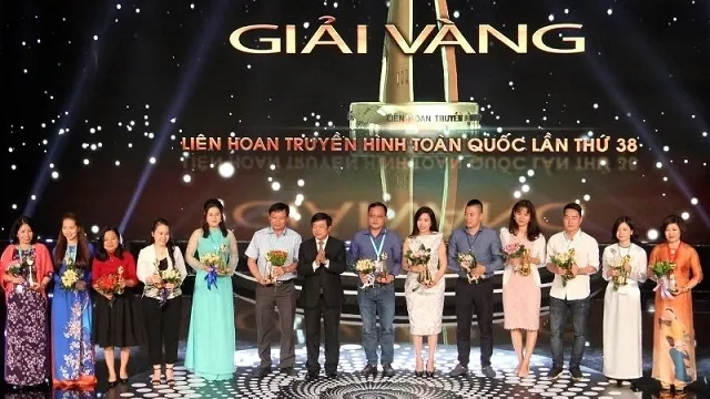 Gold prize winners of the 38th National Television Festival honoured at the ceremony
