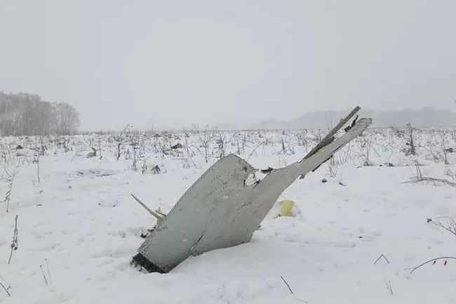 A part of the AN-148 aircraft that crashed after taking off from Domodedovo Airport, outside Moscow, on Feb.11. (Photo:Reuters)