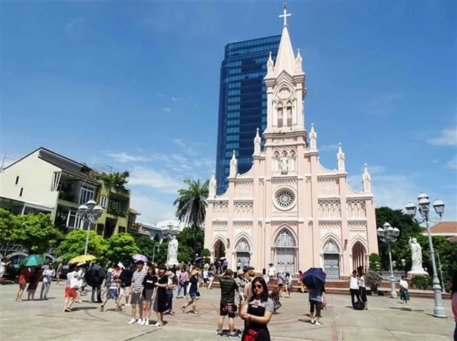 Tourists to Vietnam's central city of Da Nang. (Source: VNA)