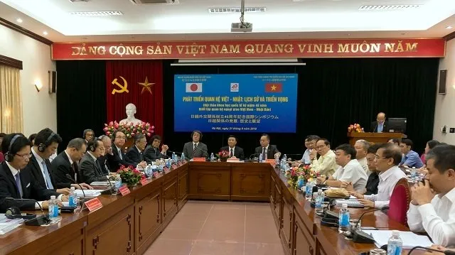 Delegates at the international conference discuss measures to boost Vietnam-Japan relations. (Photo: NDO/Trung Hung)