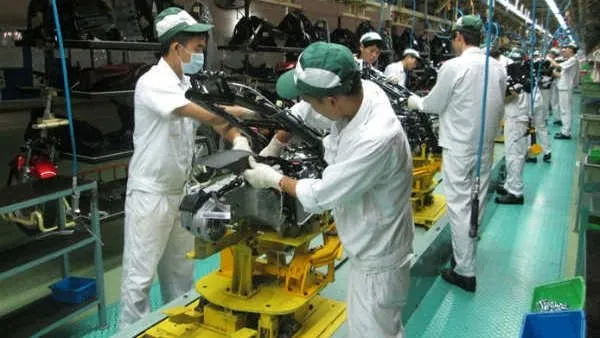 Foreign investors have poured their investment in 18 sectors with the focus on manufacturing, processing and real estate sectors. (illustrative image)
