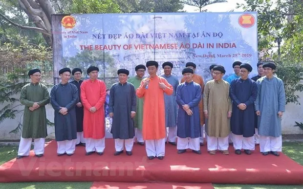Vietnamese Ambassador to India Pham Sanh Chau highlights the differences between the Vietnamese 
