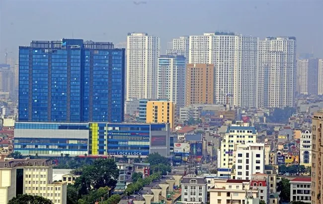 2019 is expected to continue to be the year of the middle-end product market. (Photo: VNA)