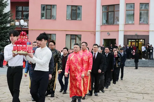 A ceremony commemorating the death anniversary of Hung Kings takes place in Ukraine’s Kharkov province (Photo: VNA)