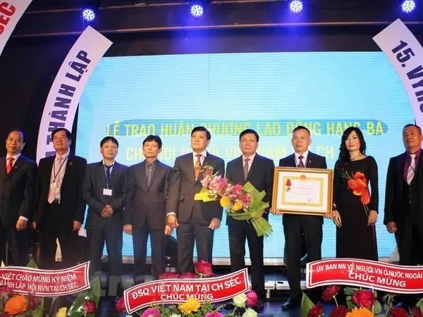 The Vietnamese Association in the Czech Republic received a third-class Labour Order in 2014 (Photo: VNA)