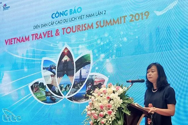 Deputy Director of the Vietnam National Administration of Tourism (VNAT) Nguyen Thi Thanh Huong speaks at the press conference. (Photo: VNAT)