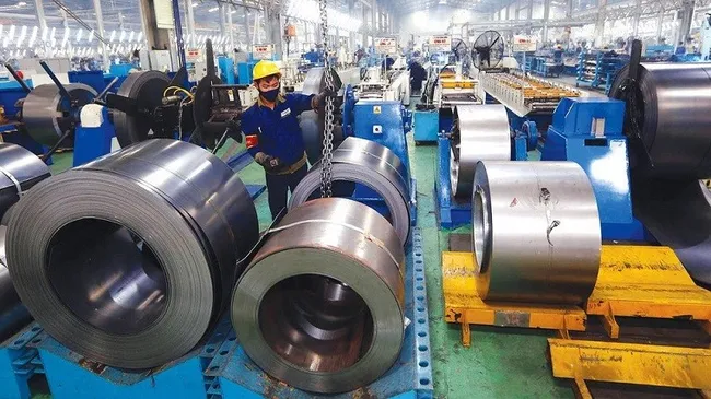 Domestic private enterprises are becoming the main driver of Vietnam's economic growth.