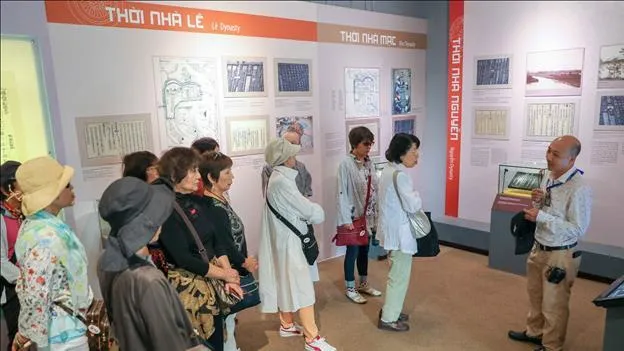 The exhibition attracts many visitors