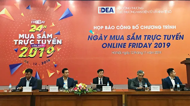 At the press briefing in Hanoi on November 12. (Photo: vtv)