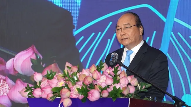 Prime Minister Nguyen Xuan Phuc speaking at the forum (Photo: VGP)