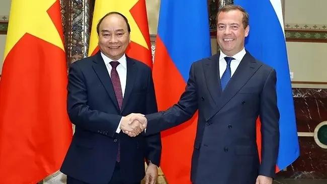 Vietnamese Prime Minister Nguyen Xuan Phuc and his Russian counterpart Dmitry Medvedev.