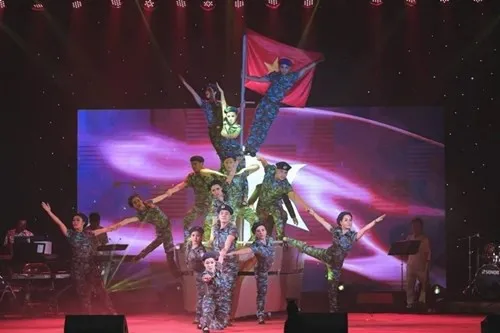 A troupe from Hai Phong takes part in the event (Photo: VNA)