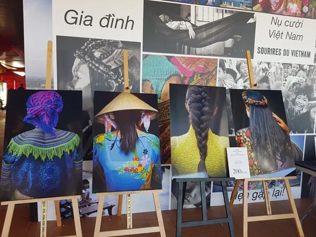 A stall at the festival run by the city's chapter of the France - Vietnam Friendship Association (Photo: VNA)