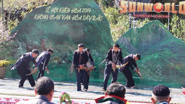 A performance at the Khen (pan pipe) festival