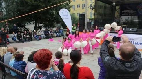 Vietnamese expats perform a dance of Vietnam's traditional conical hats at the event