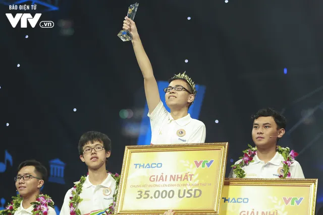 Trung was presented with a scholarship worth US$35,000 to study abroad.