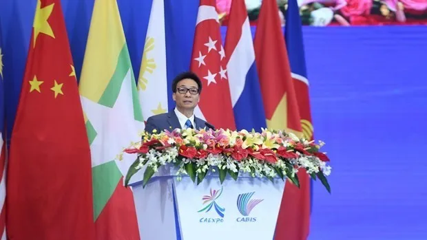 Deputy Prime Minister Vu Duc Dam addresses the opening ceremony of the 16th CAEXPO and CABIS in Nanning on September 21 (Photo: VNA)