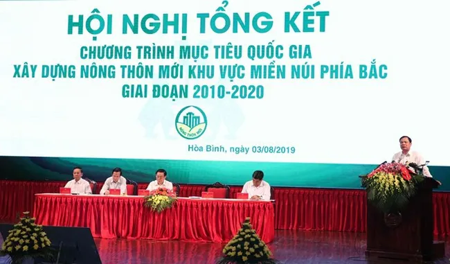 Minister of Agriculture and Rural Development Nguyen Xuan Cuong speaks at the meeting in Hoa Binh province on August 3 (Photo: VNA)