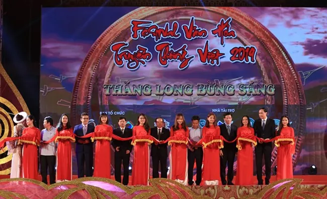 At the opening ceremony of the festival (Photo: VNA)