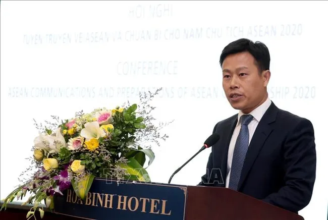 MoLISA Deputy Minister Le Quan speaks at the conference. (Photo: VNA)