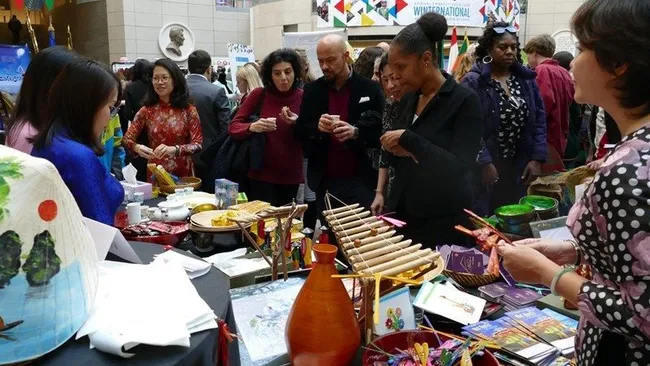 The Vietnamese pavilion attracted a large number of visitors. (Photo: VOV)