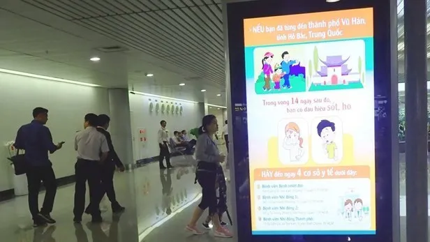 At Tan Son Nhat airport (Photo: VNA)